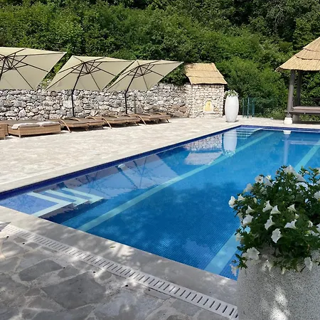 Mona Lisa Montenegro Villa *